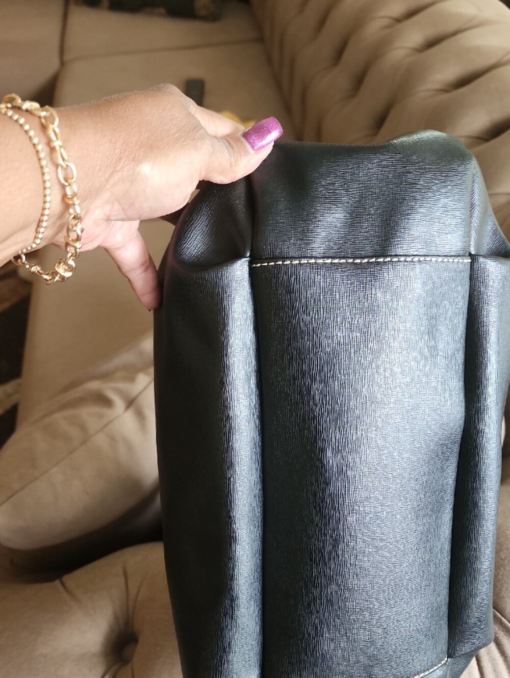 Dooney & Bourke Black Leather Shoulder Tote with Gold Hardware - Picture 4 of 9